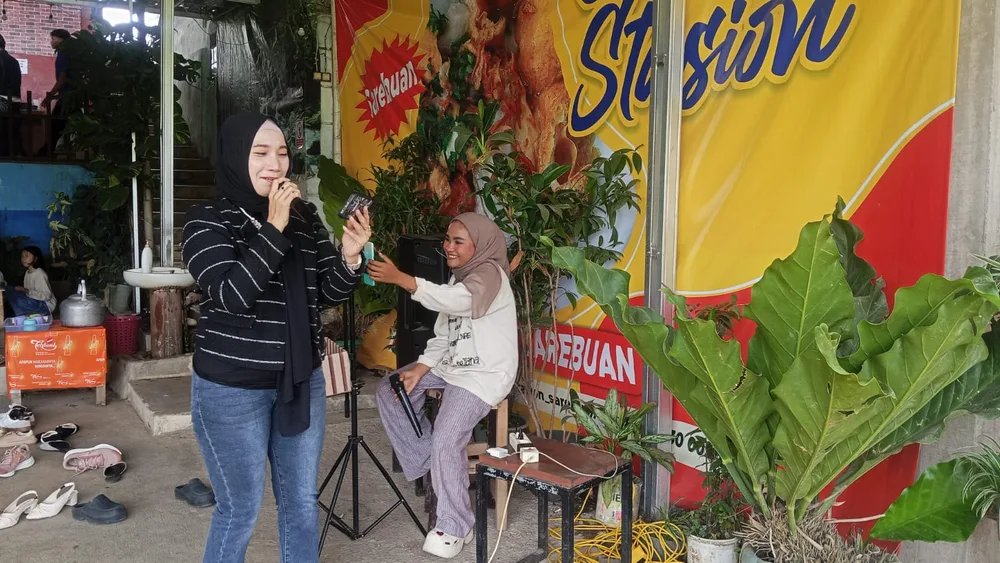 Momen kebersamaan di Cuanki Stasion Sarebuan